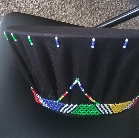 HANDMADE LIGHTWEIGHT BEADED ZULU HAT (USICHOLO ) ( NEW WITHOUT TAG)